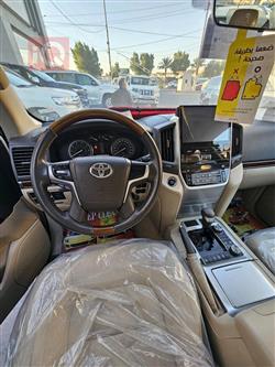 تۆیۆتا لاند کروزەر